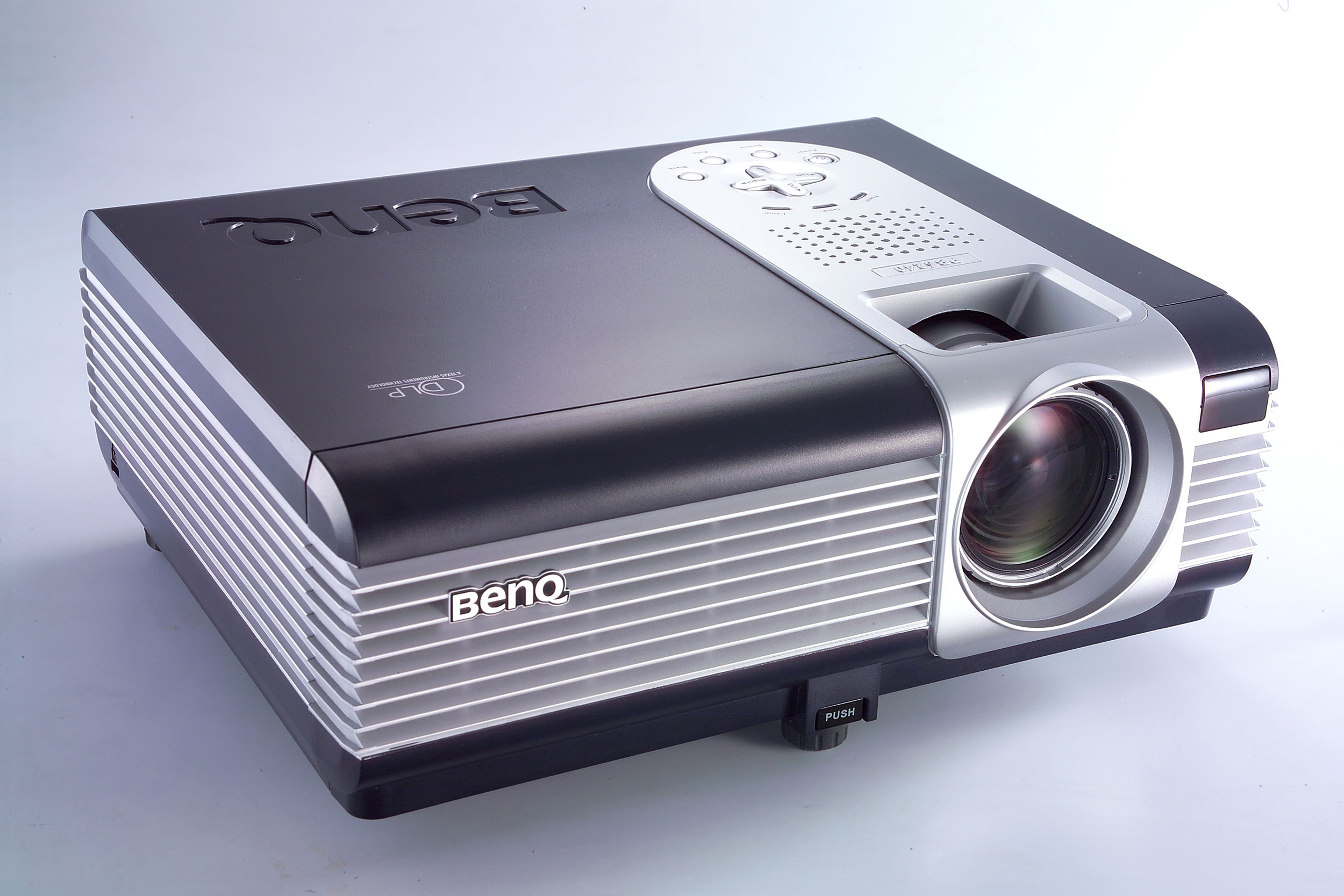 Benq PB6240 Projector: Specs, PDFs & Distance Calculator
