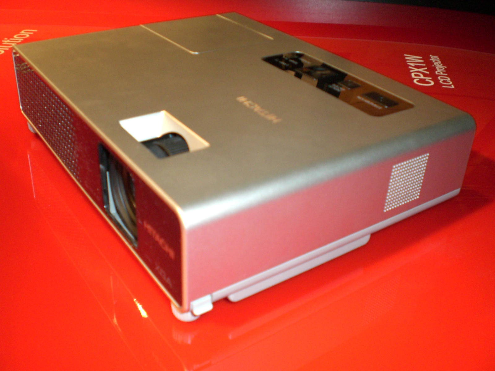 HITACHI CP-X1 プロジェクター 本体 Hitachi CP X1 Projector: Specs, PDFs & Distance Calculator