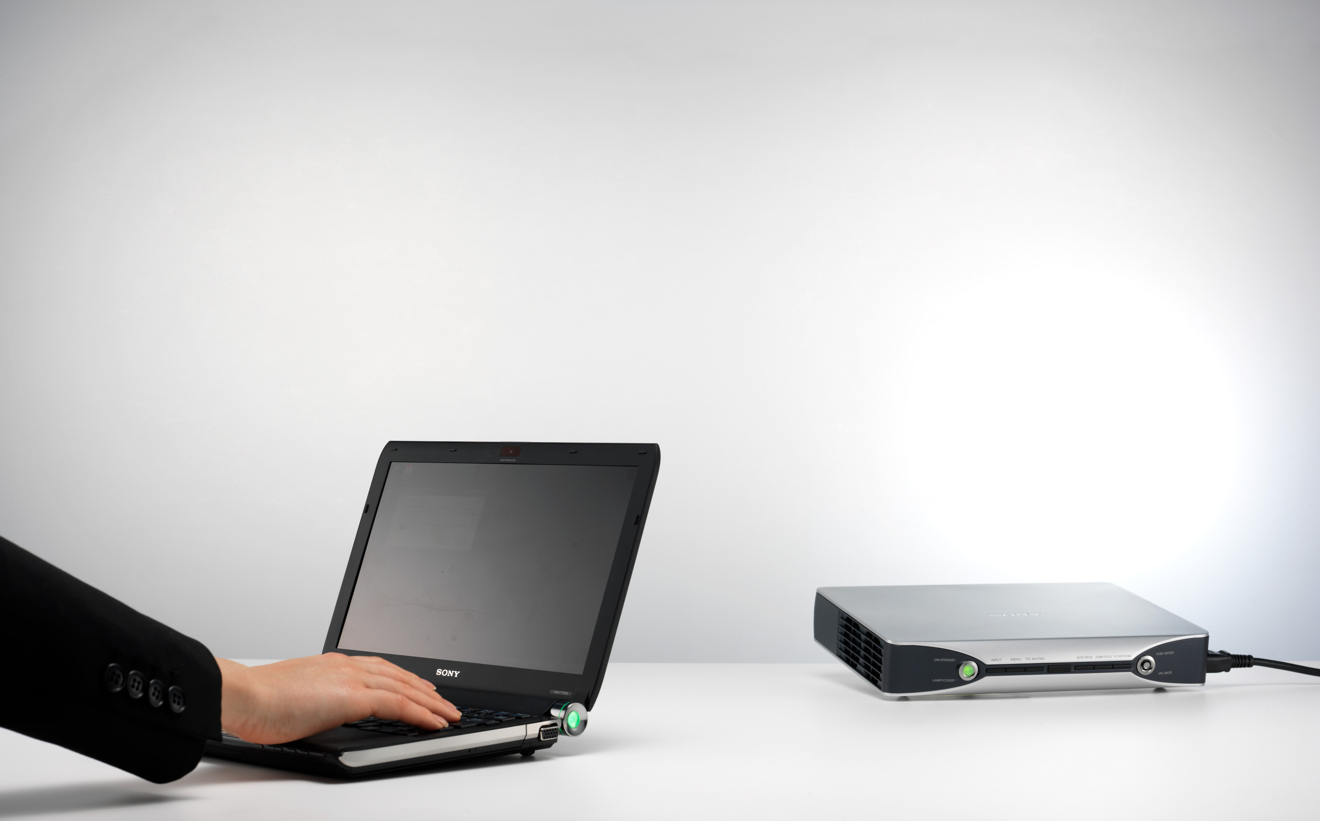 Sony VPL MX20 XGA LCD