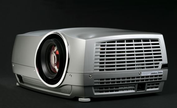 Image projectiondesign cineo30 720