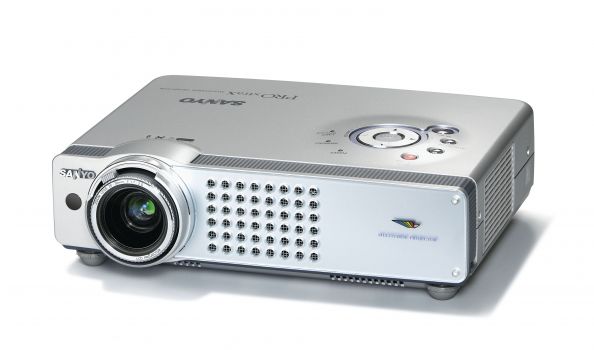 Image Sanyo PLC XU56